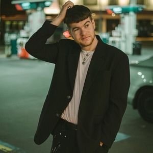 Meet your Posher, Harry